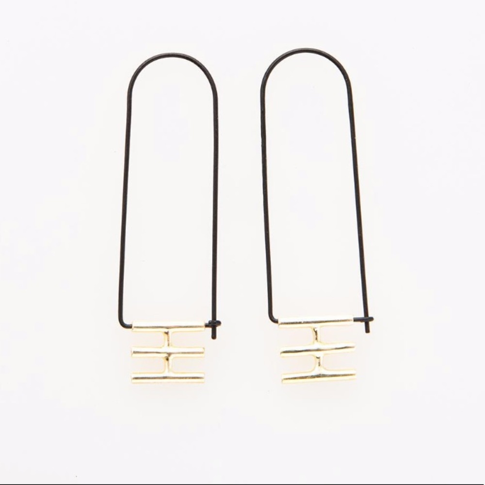 Elongated Rectangle Hoop With Brass Bar Design